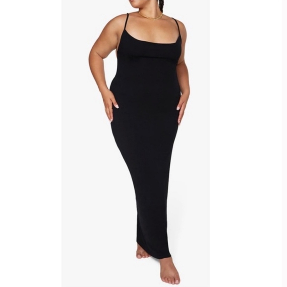 Danielle Bernstein by Weworewhat Evening Dress in black